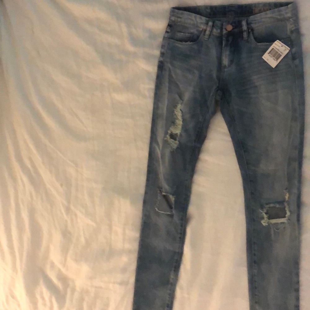 BlankNYC Distressed jeans
